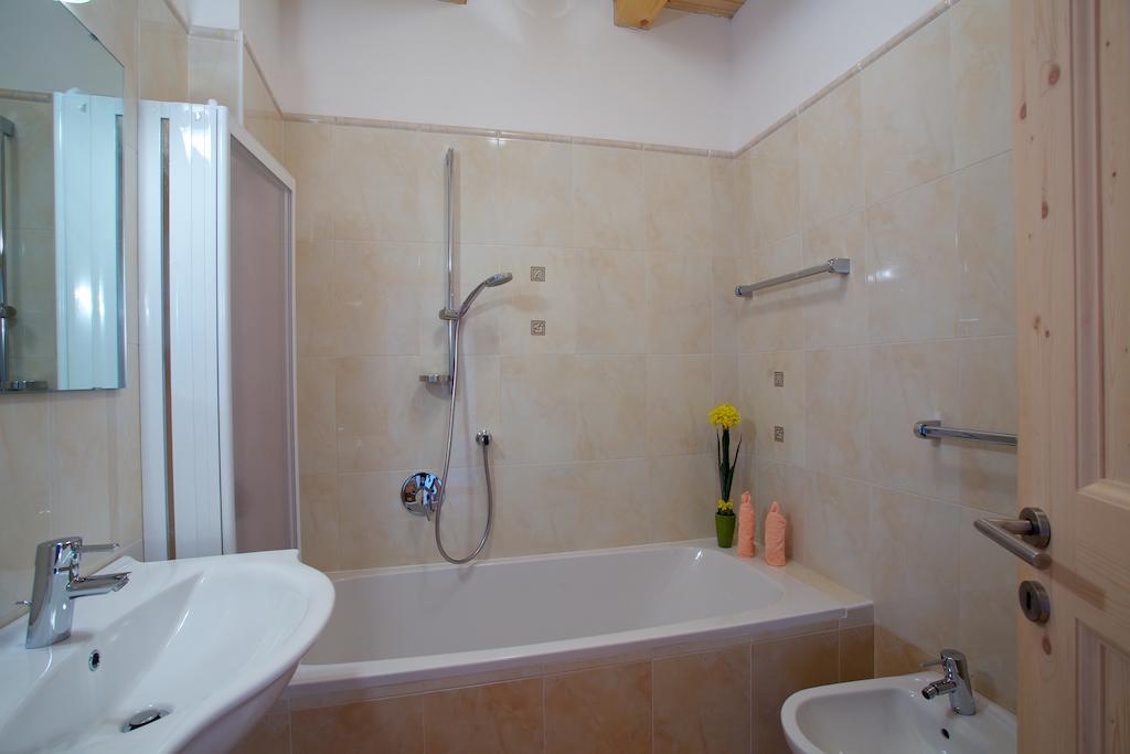 Angerle Hof Villa Nova Levante Bilik gambar